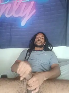 הופעת וובקאם של Mikaaa97