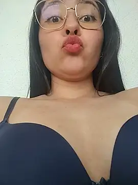 Chat +18 de Queen_linda1 ao vivo
