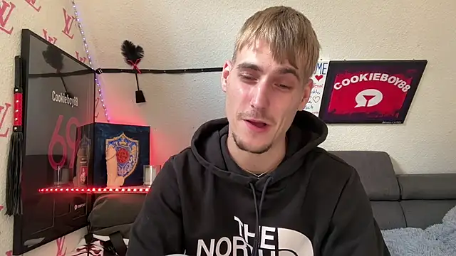 XXX chat uživo modela Cookieboy88
