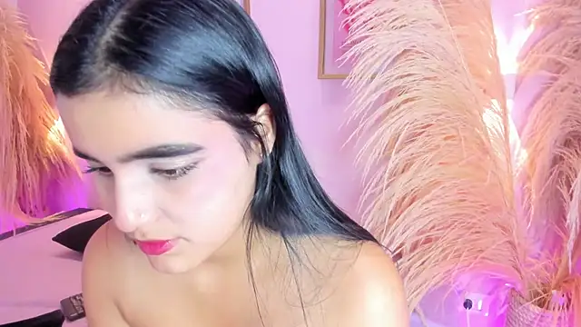 Chat +18 de MiaaCarter_ ao vivo