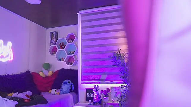 Rebecah_1 Live XXX-chat