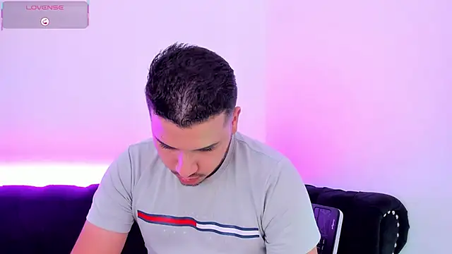 Axel_grey_ Chat XXX in diretta