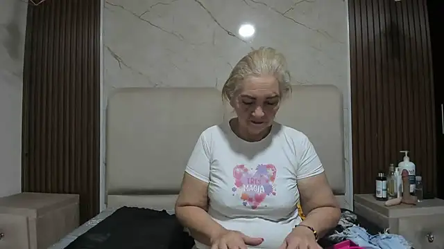 queenstarhyn Live XXX chat