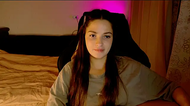 KiraVair's Live XXX Chat