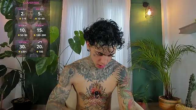 aron_ford77n Live XXX chat