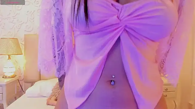 Chatroom XXX en direct de VioletaHills_
