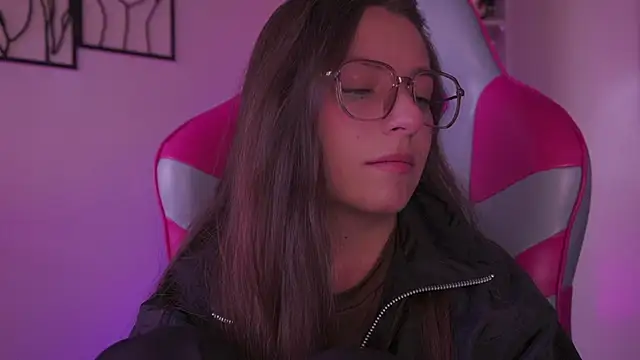 milly_kenner élő XXX-chatje