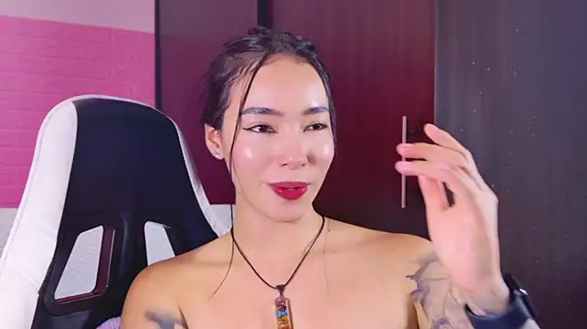 VainillaSecret's Live XXX Chat