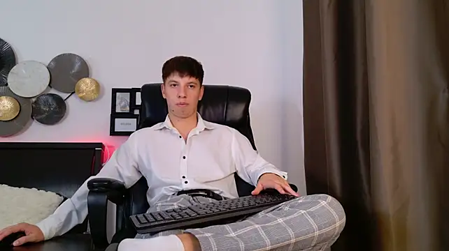 Živý XXX chat ThomasEdisonn