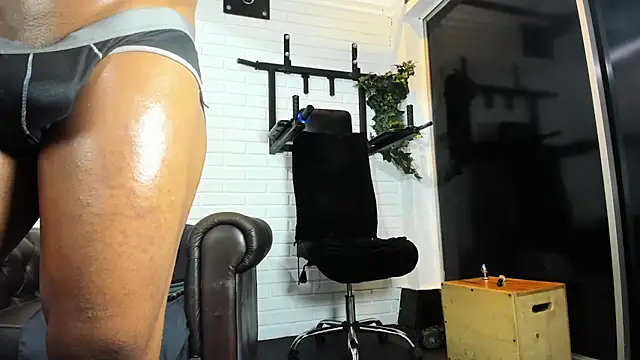 Živý XXX chat ItaloMoore