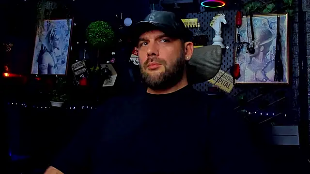 צ'אט XXX בשידור חי של LexHardy