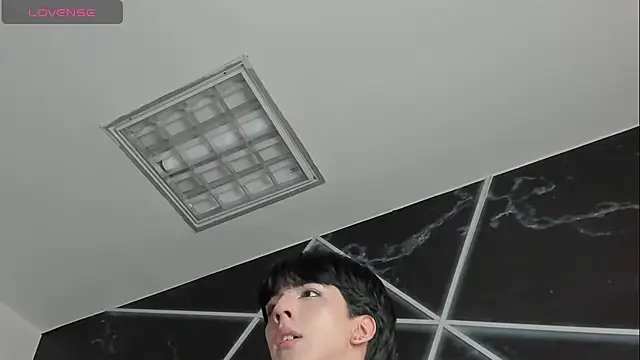 Chat +18 de AerumChae ao vivo