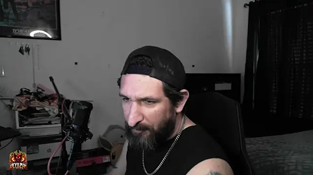 DevilPup75_ Chat XXX in diretta