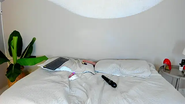 ainaah_'s Live XXX Chat