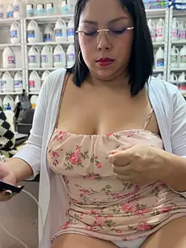 Chat XXX ao vivo de ISABELLA__LUNA