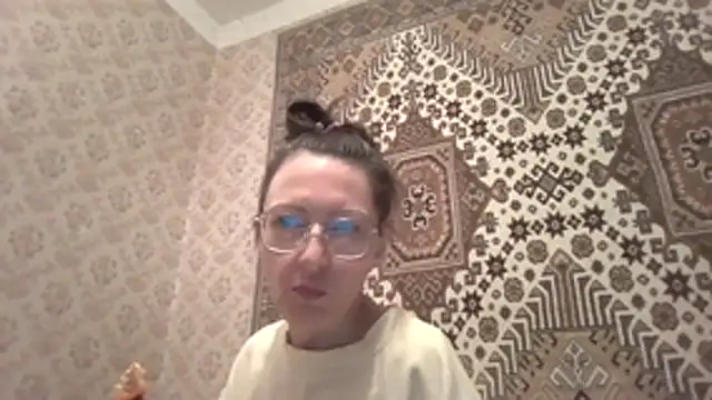FayInessaKiss' Live XXX Chat