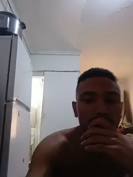 XXX chat uživo modela TOBY_BALLZ