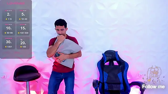 caius_bigcock1: διαδικτυακό σόου στην κάμερα