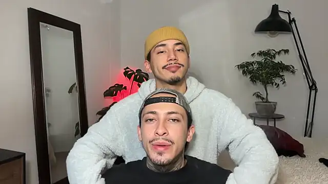 Czat XXX na żywo – Noah_and_Steven