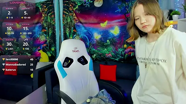 MillieMoor XXX чат на живо