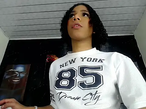 Brittany_Queen_'s Live XXX Chat