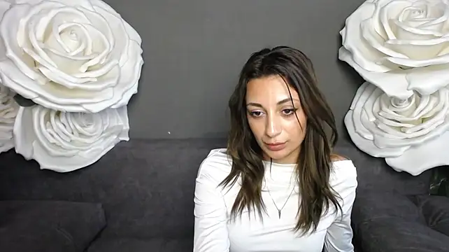 MiyaLinn Chat XXX live