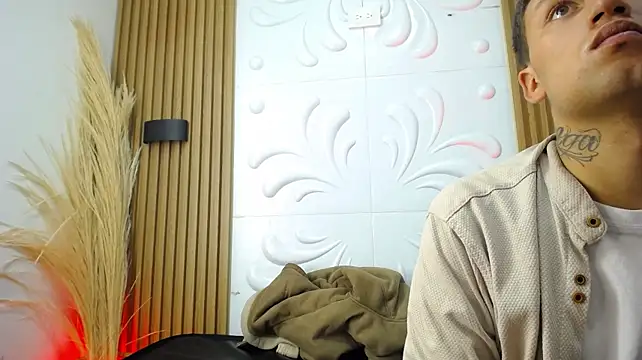 XXX chat uživo modela Drake_And_Raven