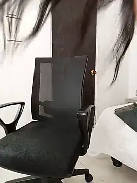 Chat +18 de LindaAngel_ ao vivo