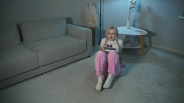 Онлайн чат XXX DanyelWiesner