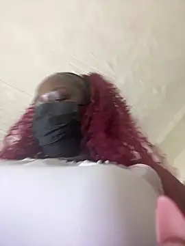 MaskedBootyLicious28 élő XXX-chatje
