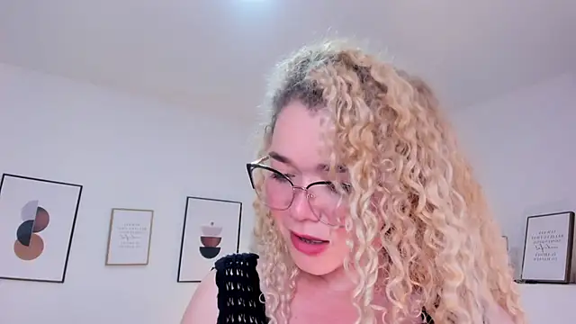 Susan_blond live XXX chat