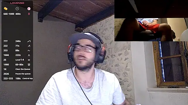 young_bear06's Live XXX Chat