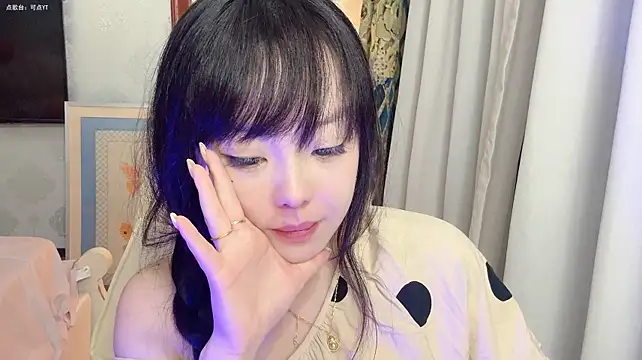 LongLongQueen live XXX chat