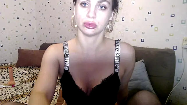 XXX chat uživo modela Rina_Rouse