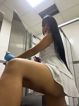 LuxeBrunetteXXX Live XXX-chat