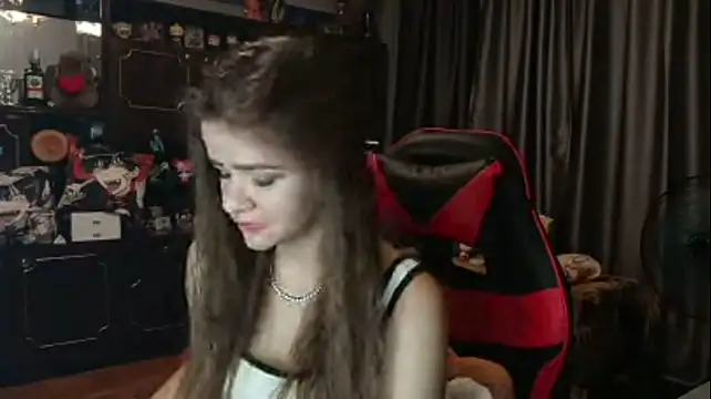 QueenBeatrice Chat XXX live