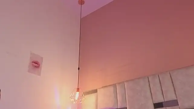 Chat +18 de kylie_river ao vivo