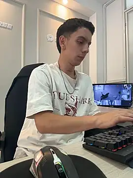 Liam_Fiire Live XXX-Chat