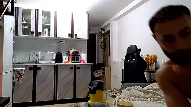 RyanStorm_ Adlı Modelin Canlı XXX Sohbeti