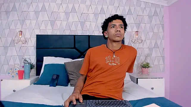 MarckThompsonn live XXX chat