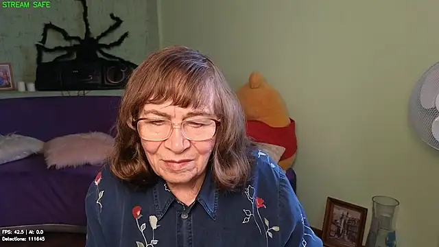 Betty_Brick Adlı Modelin Canlı XXX Sohbeti