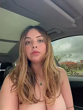 Show modela Alirawrz na web-kameri