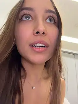 ICrazyOneIRL – Live XXX-chat