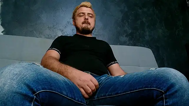CLOUDYMarkWayne live XXX chat