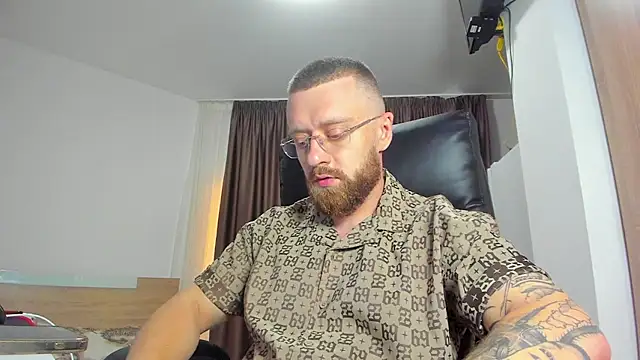 XXX chat uživo modela Findom_guy