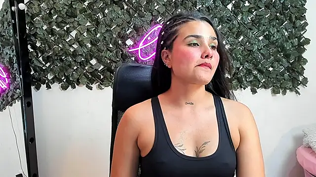 DestinyHills' Live XXX Chat