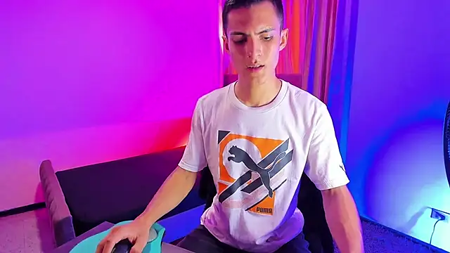 Matiius18 Webcam show