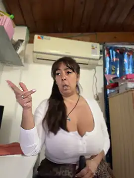 Sofyalone_ – Naživo XXX chat
