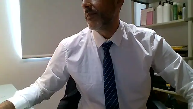 XXX chat uživo modela 66MA69