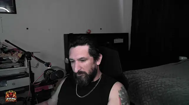 DevilPup75_ élő XXX-chatje
